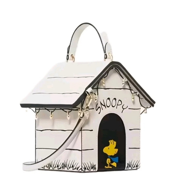 kate spade Handbags - Kate Spade X Peanuts Snoopy 3D Dog House Crossbody Bag NWT New Purse